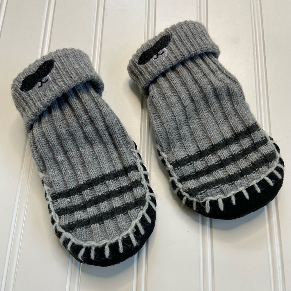 Raccoon rib knit booties
